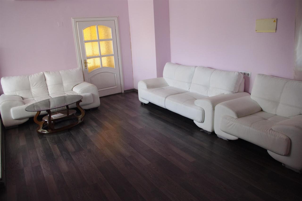 Emperum Nelson Hotel Chisinau Ngoại thất bức ảnh