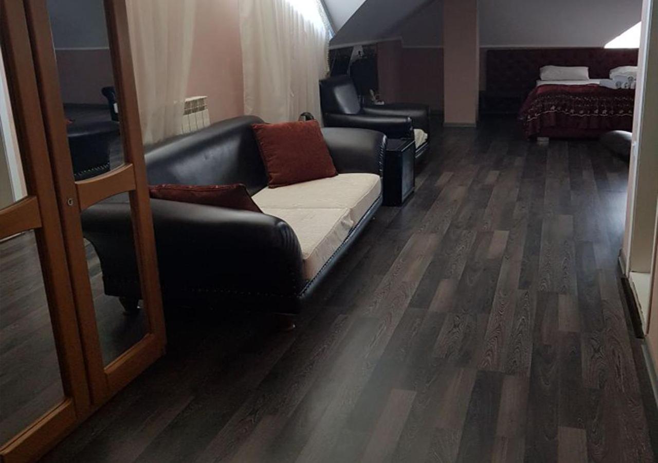 Emperum Nelson Hotel Chisinau Ngoại thất bức ảnh