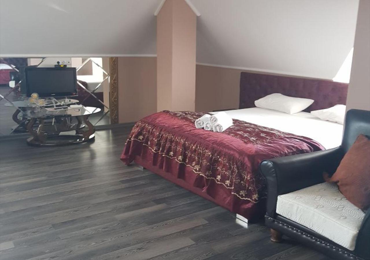Emperum Nelson Hotel Chisinau Ngoại thất bức ảnh