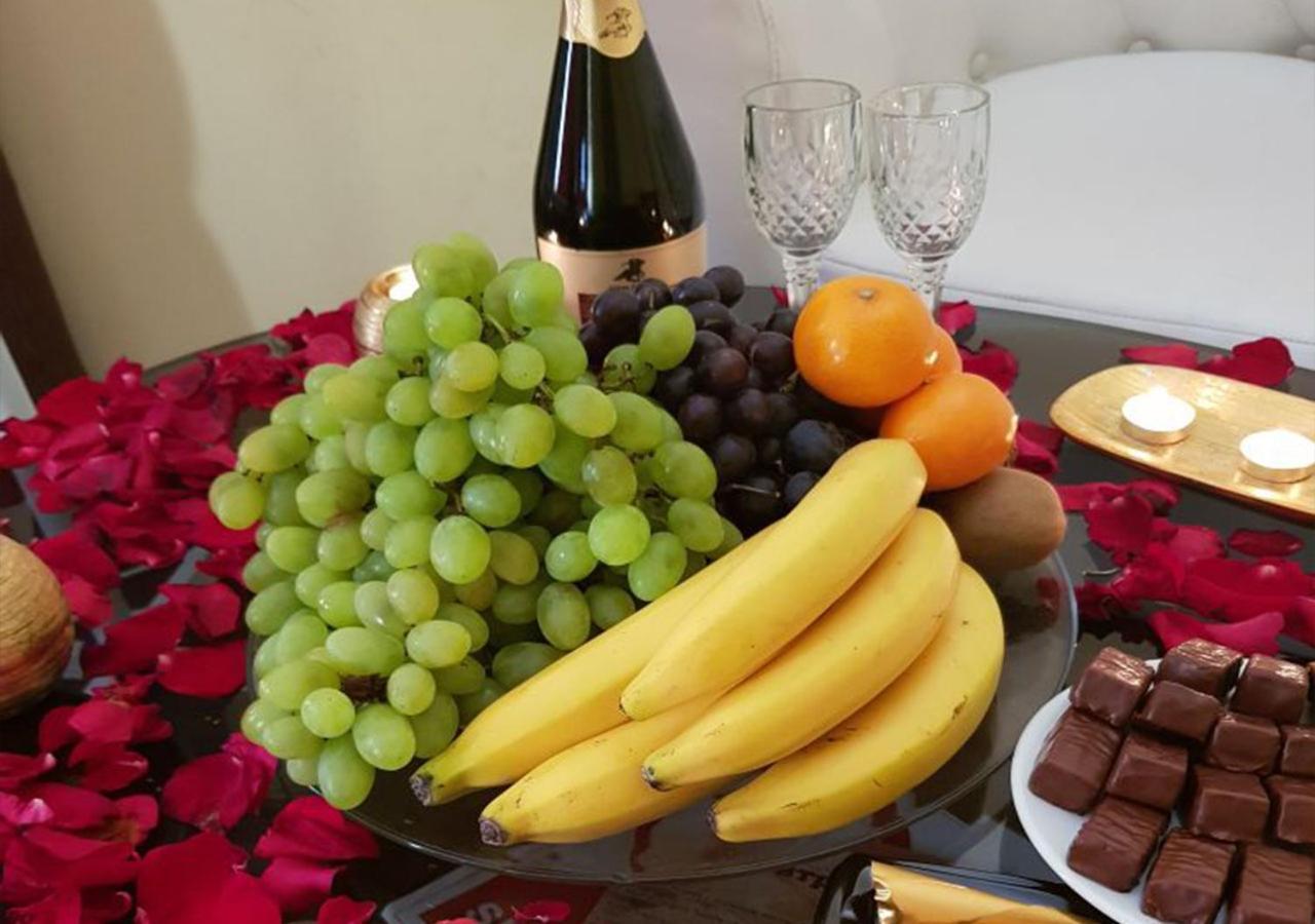 Emperum Nelson Hotel Chisinau Ngoại thất bức ảnh