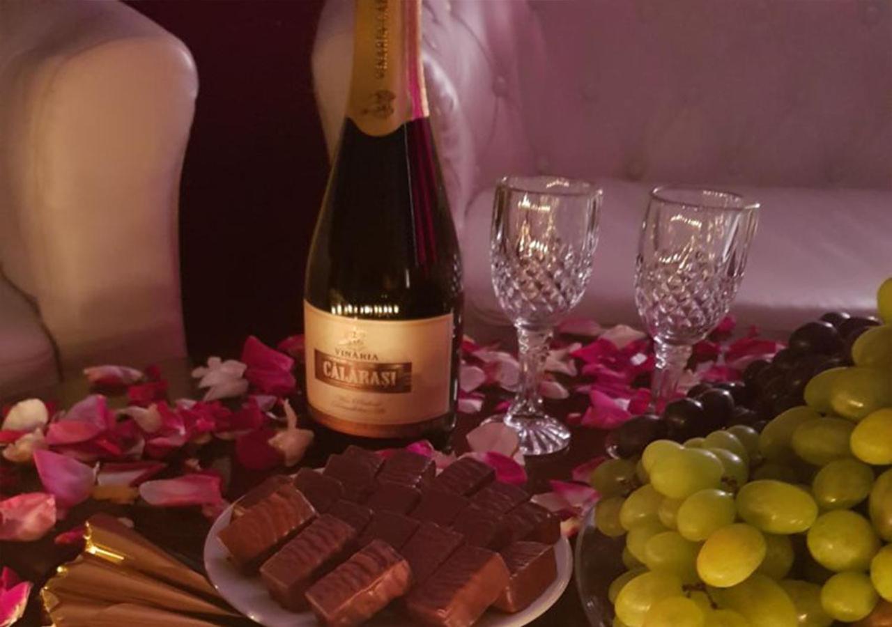 Emperum Nelson Hotel Chisinau Ngoại thất bức ảnh