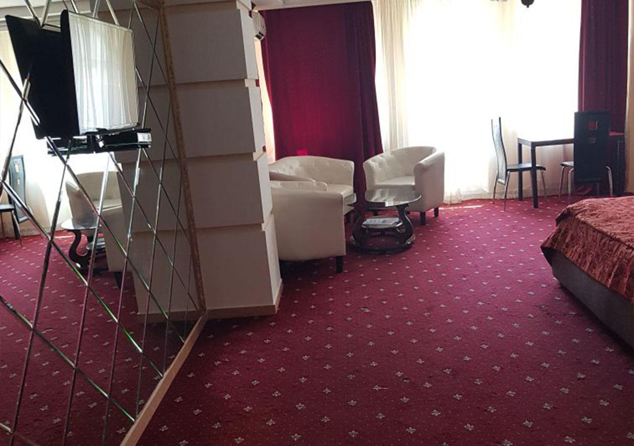 Emperum Nelson Hotel Chisinau Ngoại thất bức ảnh