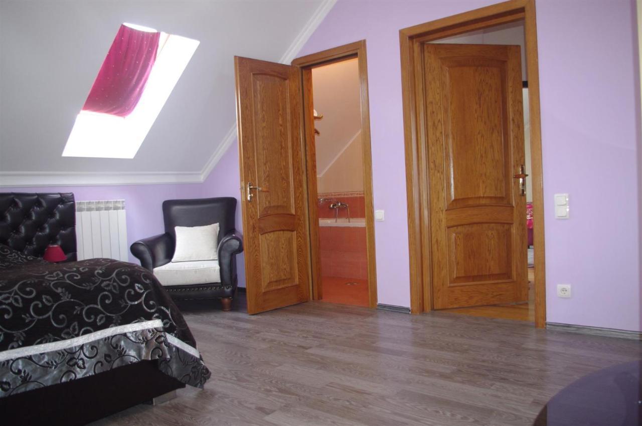 Emperum Nelson Hotel Chisinau Ngoại thất bức ảnh