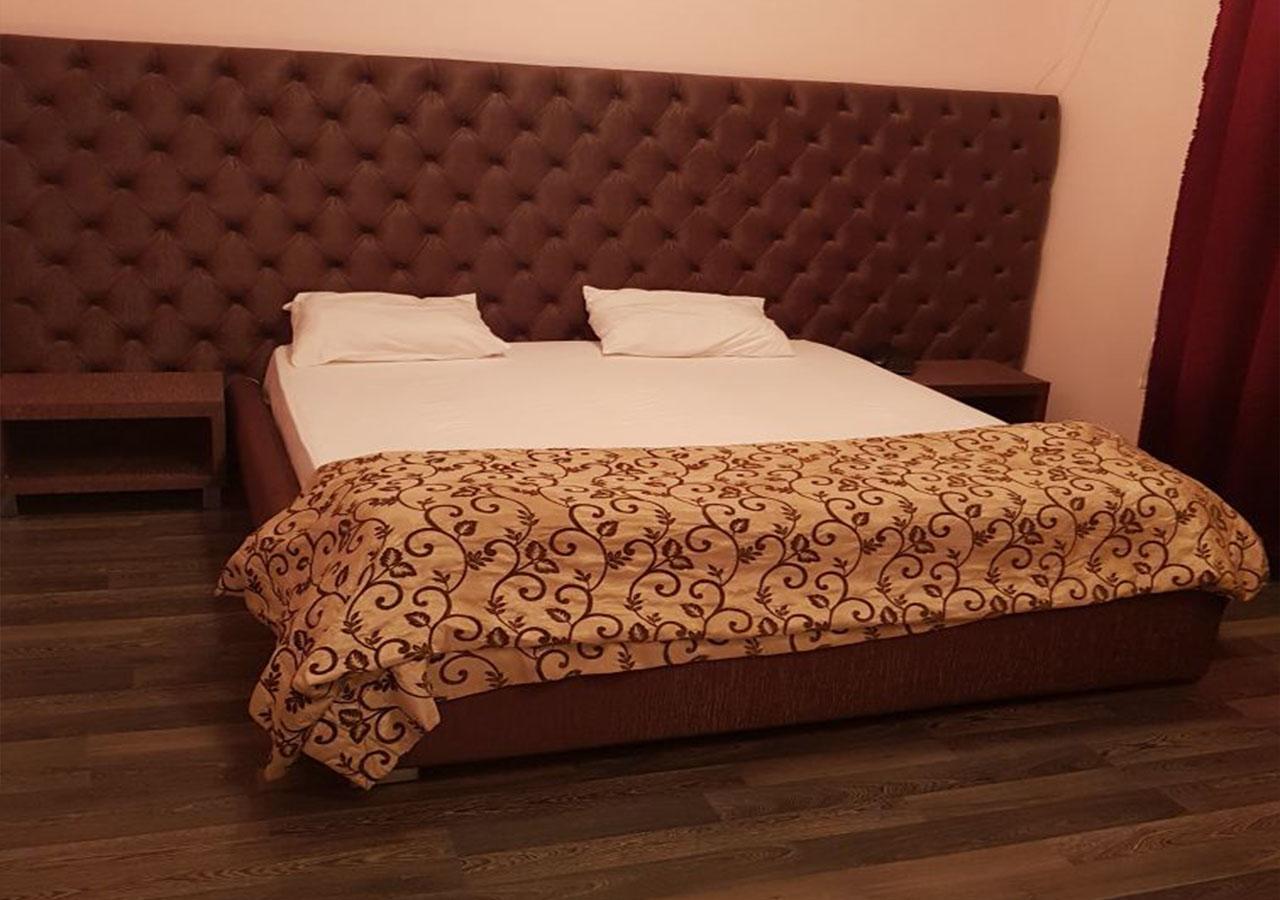 Emperum Nelson Hotel Chisinau Ngoại thất bức ảnh