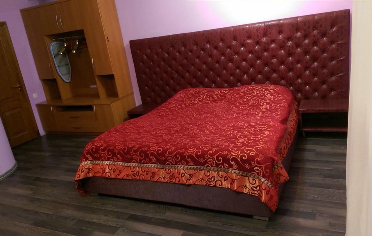 Emperum Nelson Hotel Chisinau Ngoại thất bức ảnh