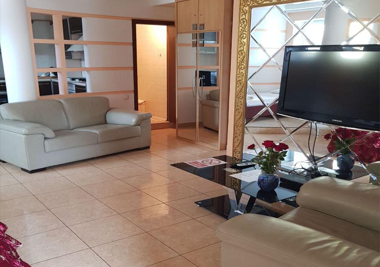 Emperum Nelson Hotel Chisinau Ngoại thất bức ảnh