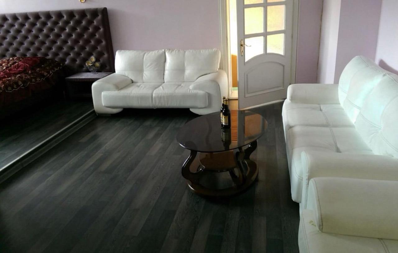 Emperum Nelson Hotel Chisinau Ngoại thất bức ảnh