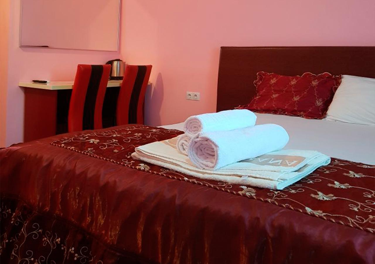 Emperum Nelson Hotel Chisinau Ngoại thất bức ảnh